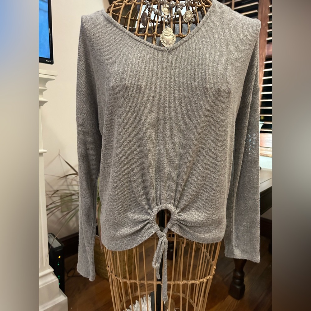 Hippie Rose lightweight summer sweater marble gray with keyhole tie at waist